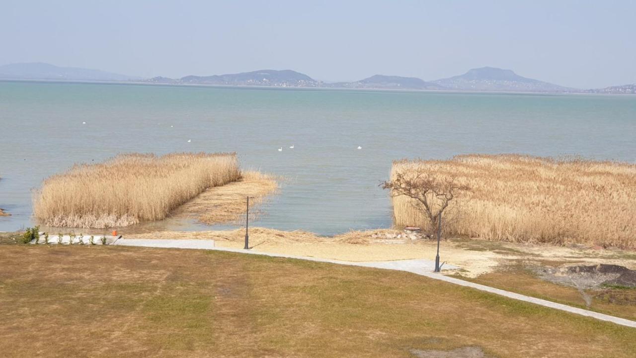 Fenyves Beach Apartman Delux Balatonfenyves Ngoại thất bức ảnh